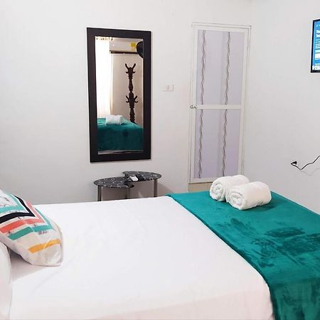 Hotel Urbanizacion Buenavista - Av Crisanto Luque Kartagena Zewnętrze zdjęcie