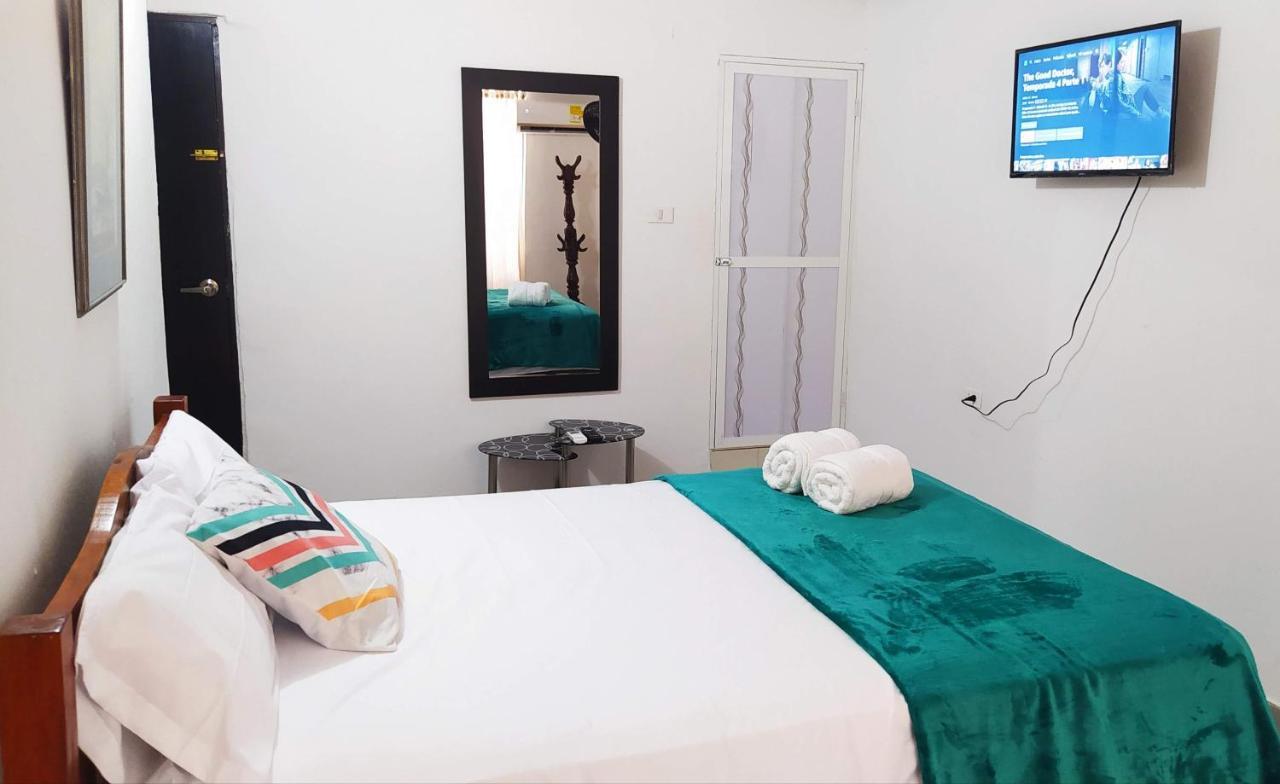 Hotel Urbanizacion Buenavista - Av Crisanto Luque Kartagena Zewnętrze zdjęcie